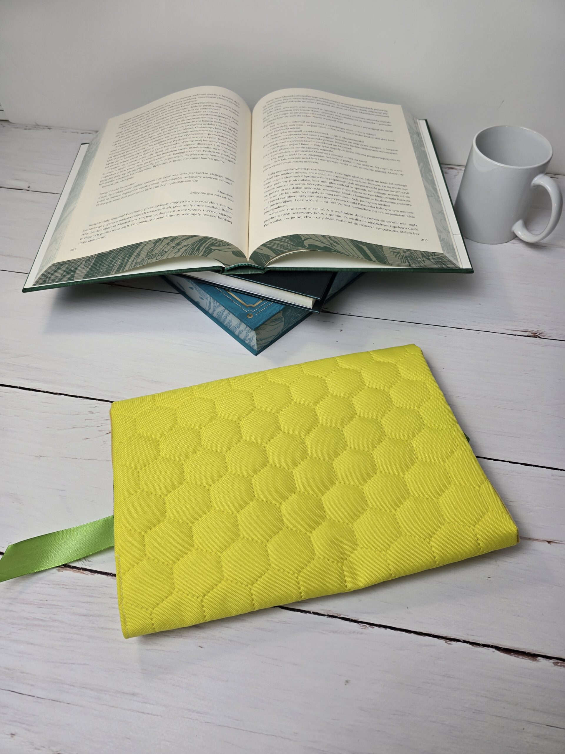Otulacz na książkę z haftem "Lemon mood" - obrazek 2